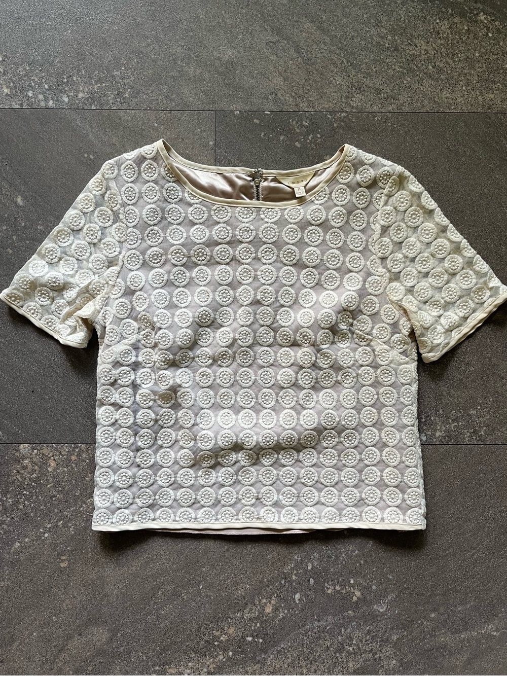 Adiva Ivory Lace Circular Pattern Texture Short-Sleeve Top